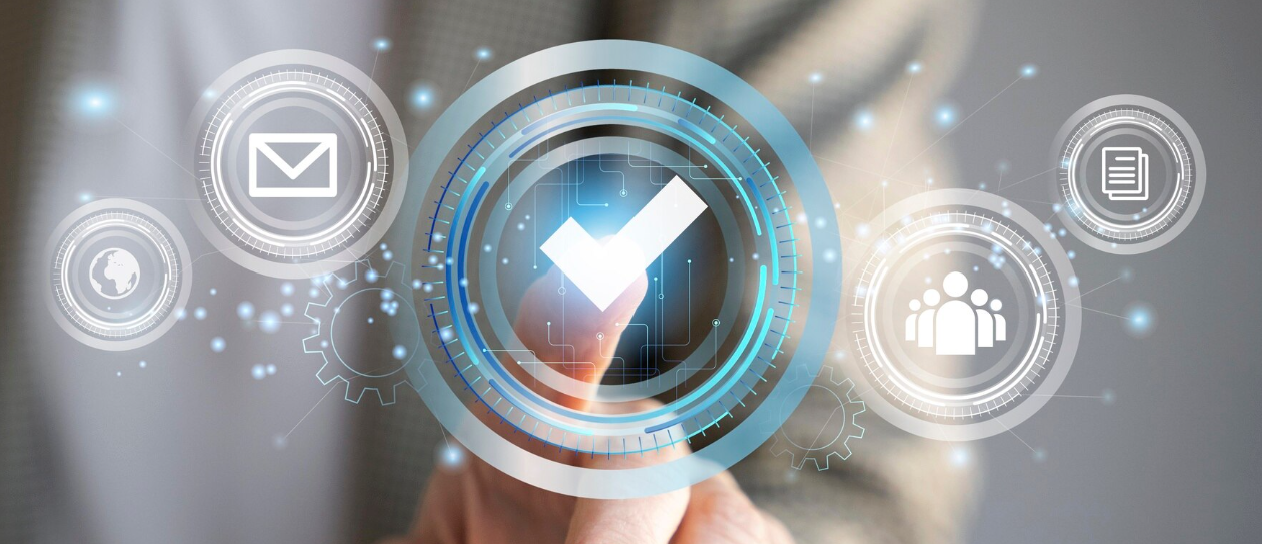 valide doigt touchant un hologramme "valider"